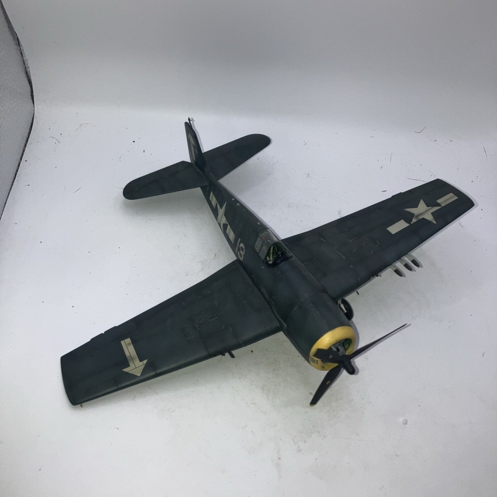 F6F-5 Hellcat Late Plane Model Missing Some Landing Gear And Missiles